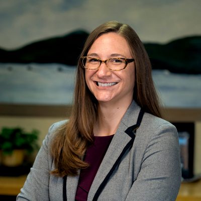 headshot photo of lynn frazier